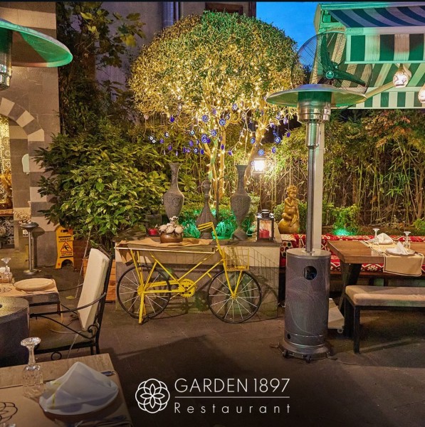 Modern Flavors in a Historic Building: An Experience Beyond Time